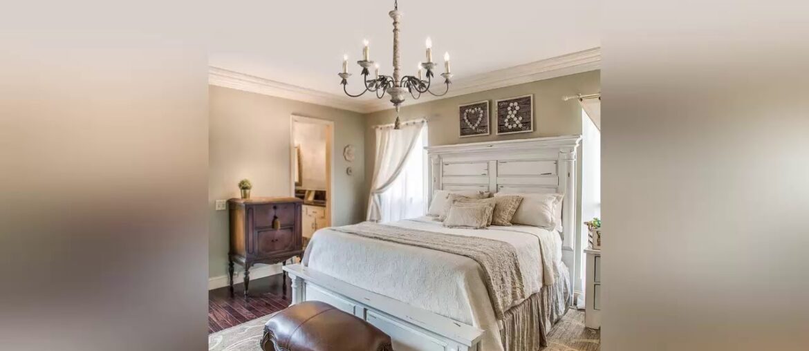 ▶ LALUZ Wood Chandelier, French Country Lighting in Distressed Finish Farmhouse Hanging Fixture for