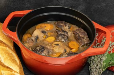 BOEUF BOURGUIGNON (Recette Française) - Recette Facile