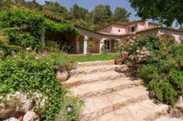 Beautiful Acreage For Sale in Aix-en-Provence France