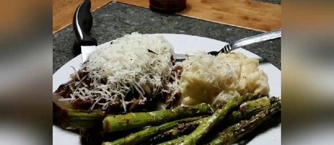 Keto Recipe Cook Tasty Brad's red wine NY steaks with grilled asparagus