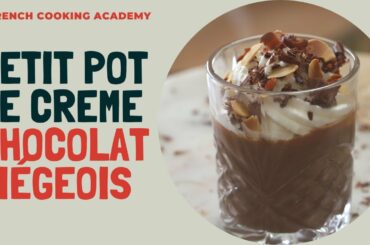 Crème au chocolat facon Viennois (velvety chocolate dessert with whipped cream)