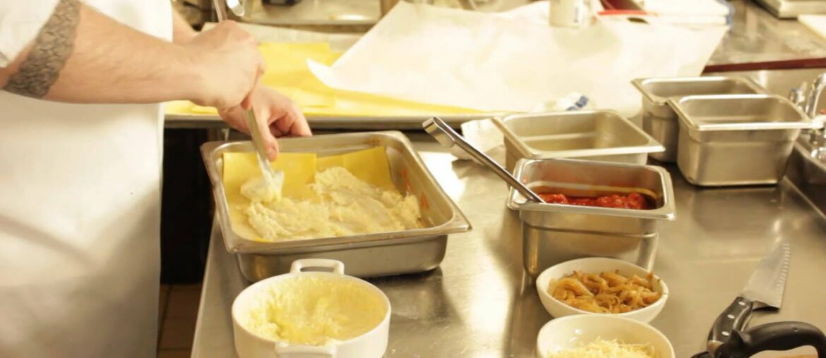 Gourmet Lasagna With Onions, Sauce, Mozzarella, Ricotta & Chicken : Italian & French Cuisine Gourmet Lasagna With Onions, Sauce, Mozzarella, Ricotta & Chicken : Italian & French Cuisine