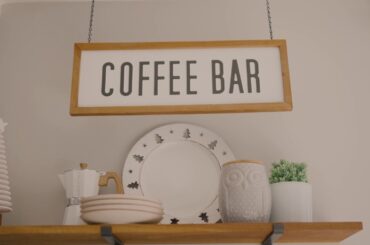 Linen Chest - Holiday Vibes Dining Room / Kitchen Edition