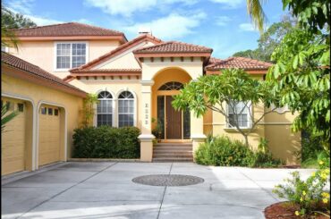 Roger Pettingell presents - 1950 High Point Drive, Sarasota