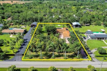 New Residential listing for sale found at 19051 SW 272 St, Homestead, FL 33031