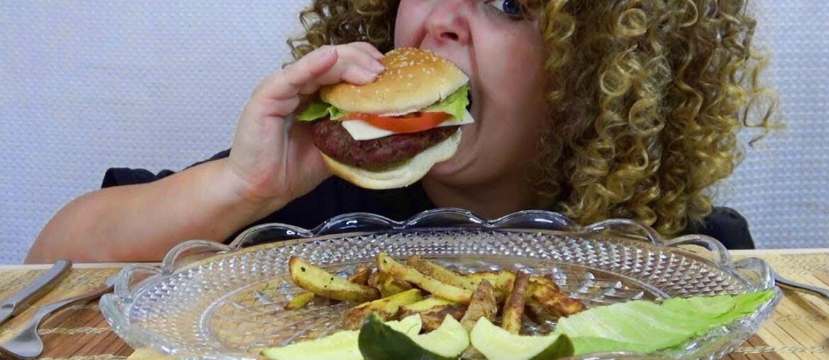ASMR GOURMET FOOD *CHEESE BURGER + FRENCH FRIES (EATING SOUNDS) | CINNAMON-ASMR
