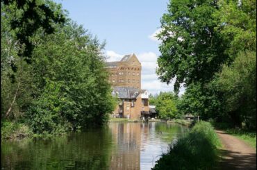 New Haw Surrey Jigsaw Connecting People To Property