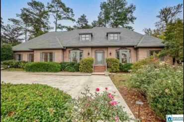 Homes for sale - 3519 Thornhill Dr, Vestavia Hills, AL 35243