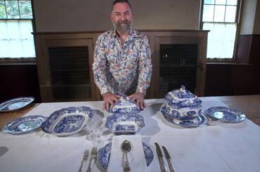 Dining etiquette with Scott Hill