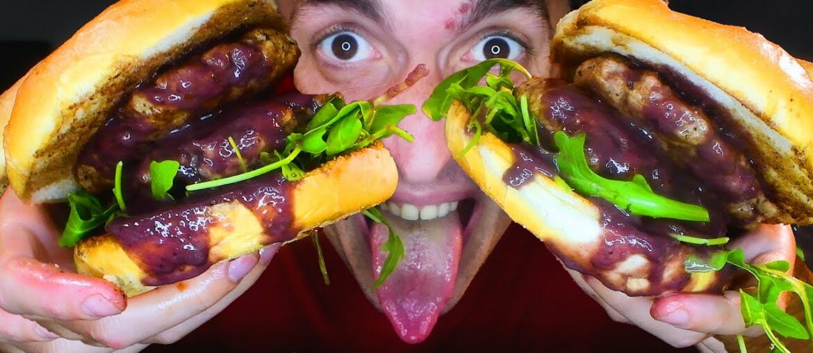 2X HUGE RASPBERRY SAUCE BURGERS WITH WINE POACHED APPLES * ASMR NO TALKING MUKBANG * NOMNOMSAMMIEBOY