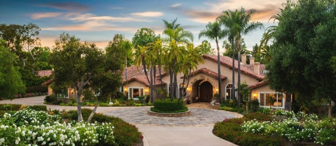 17550 Via De Fortuna Rancho Santa Fe, CA 92067 | Listed by: Linda Sansone 17550 Via De Fortuna Rancho Santa Fe, CA 92067 | Listed by: Linda Sansone