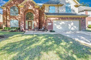 2911 Colonel Court Drive, Richmond, TX Presented by Kimbra Valachovic.