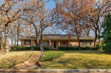 3705 Country Club Road for sale in Arlington, TX 76013 - Residential