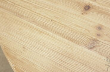 30537 - French Country Round Dining Table