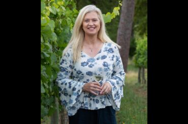 Michael Olivier Talking Wine Elgin Vintners Fynbos Lite, Red & White. Fine   wines packed in cans.