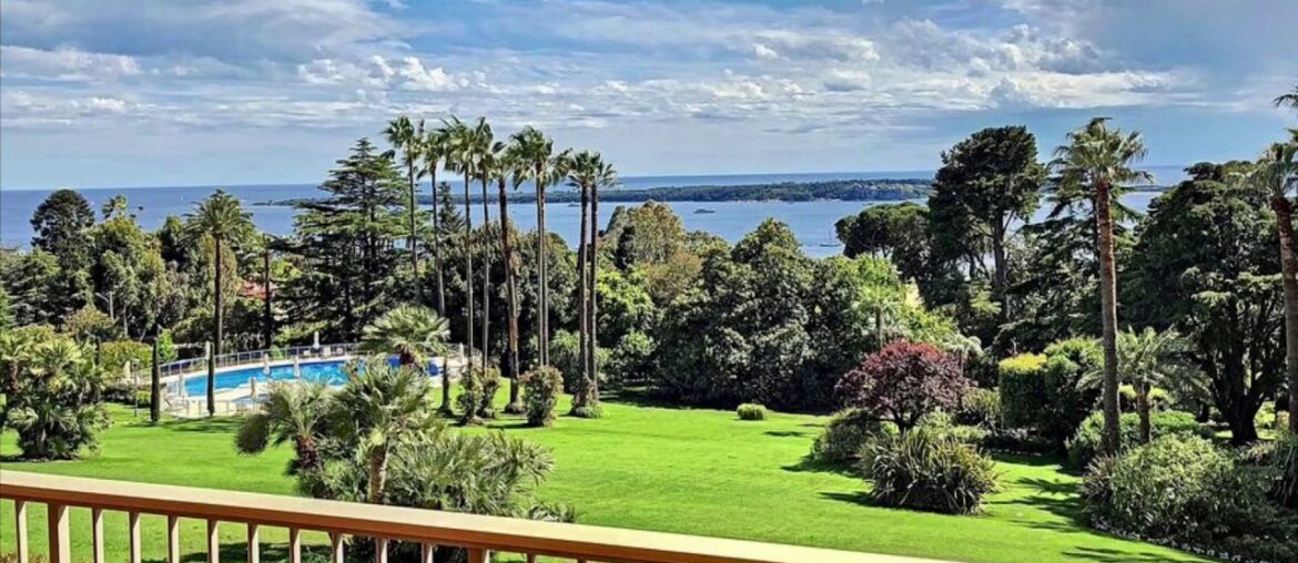 Sea View Apartment For Sale in Cannes France