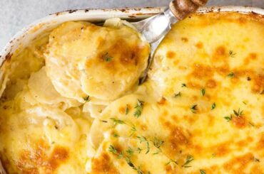 Potatoes Au Gratin (creamy French Potato Bake)