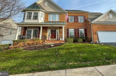 19066 COTON FARM COURT, LEESBURG, VA Presented by Donna and Nick Lutkins.