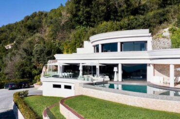 Contemporary Panoramic Property For Sale in Villefranche-sur-Mer France