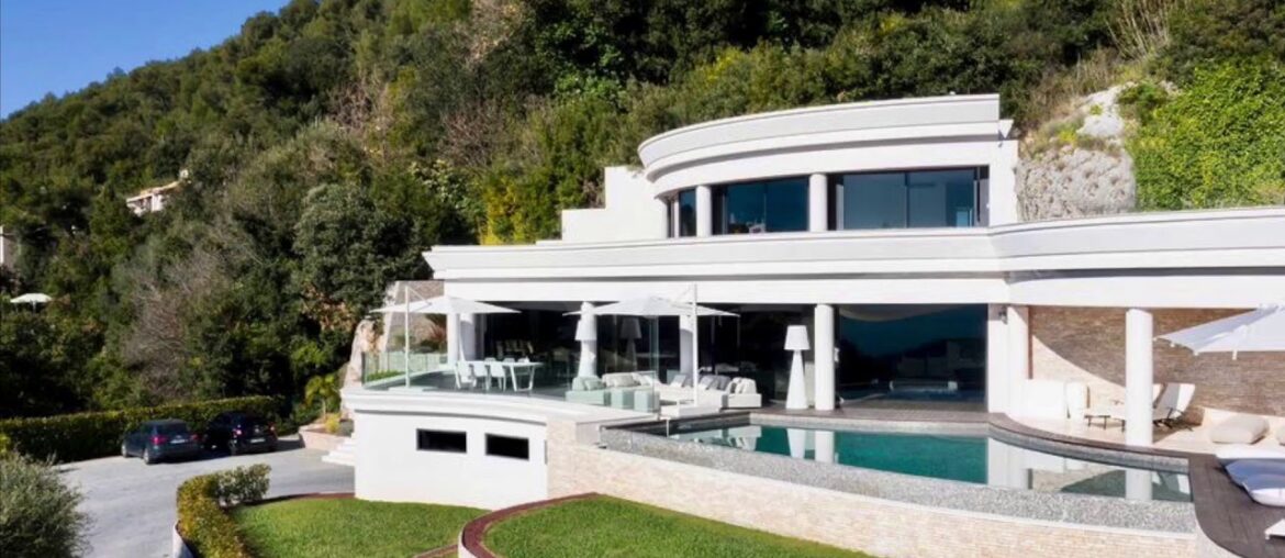 Contemporary Panoramic Property For Sale in Villefranche-sur-Mer France