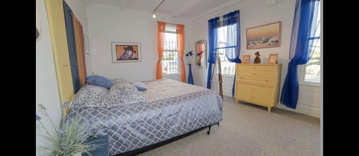 PETIT BOUT DE FRANCE, St. Augustine, United States PETIT BOUT DE FRANCE, St. Augustine, United States