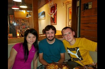 Taiwan Taster tries Kiwi Burgers!