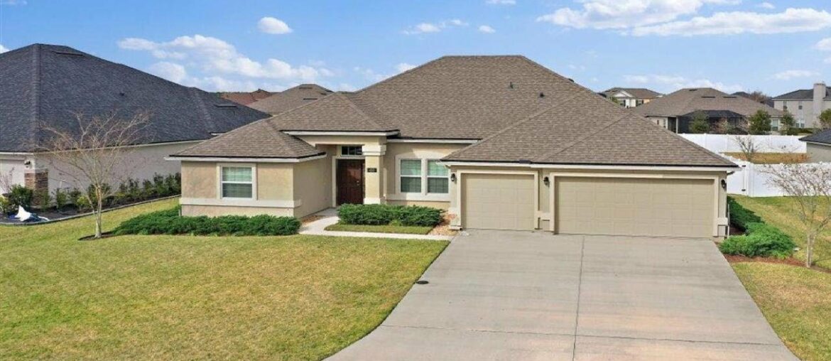 433 PORTA ROSA CIR, ST AUGUSTINE, FL Presented by Lori Pezak. 433 PORTA ROSA CIR, ST AUGUSTINE, FL Presented by Lori Pezak.