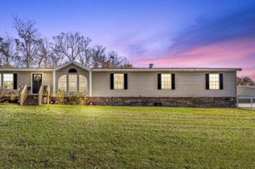 806 Maynard Boulevard, Jacksonville, NC Presented by Dan French.