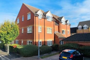 To Let - A spacious second floor apartment in the highly favoured French Weir Area of Taunton