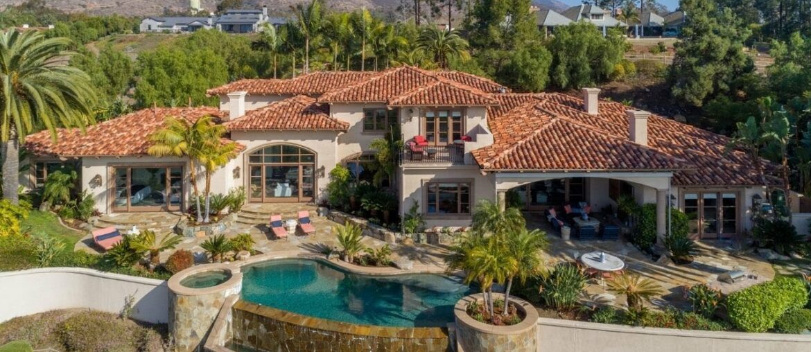 7104 Via Del Charro, Rancho Santa Fe, CA 92067 | Listed by: Linda Sansone