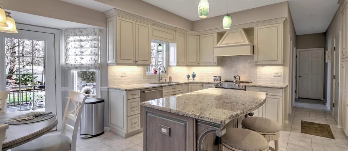 32 Berkshire Ct, Freehold Township, NJ