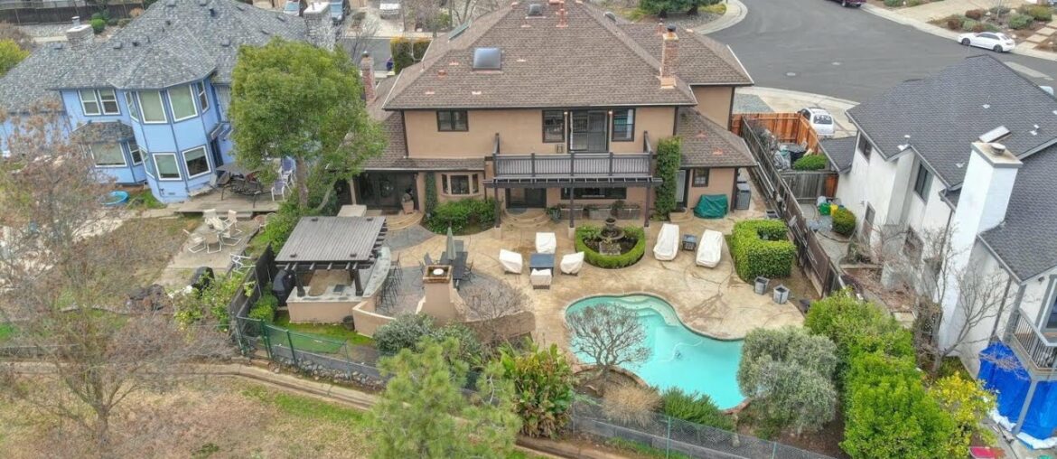 Residential for sale in Roseville, CA – 2030 Nicklaus Residential for sale in Roseville, CA - 2030 Nicklaus