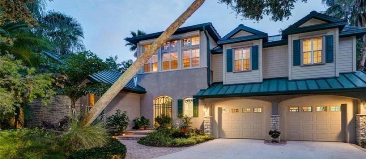 13736 74TH AVENUE, SEMINOLE, FL Presented by Don Chilton.