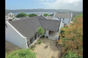 Knysna Heights  - R2 970 000 - A True Gem!
