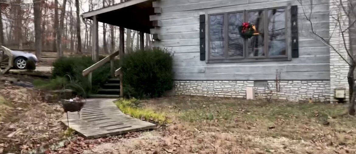 Hawk Hill Cabin - A hilltop fantasy near Hoosier National Forest, Paoli Peaks, & French Lick Resort