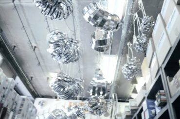 Paris Gourmet Minute with Laura Calder at Dehillerin