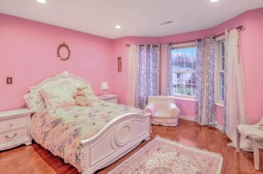 18 YOSEMITE COURT , OLD BRIDGE, NJ