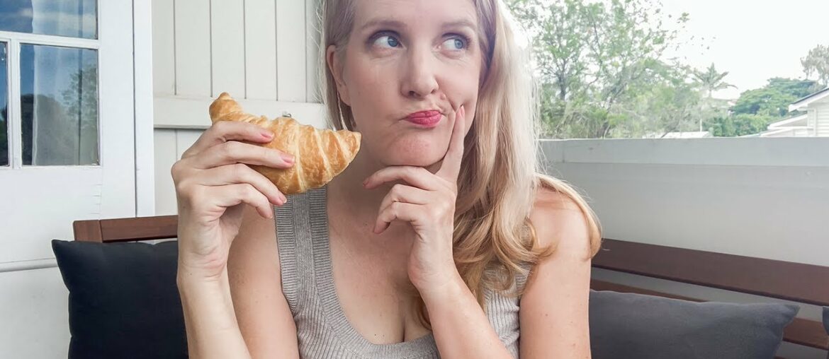 I went to a fancy restaurant by myself - that's not weird, right? [VLOG 1]