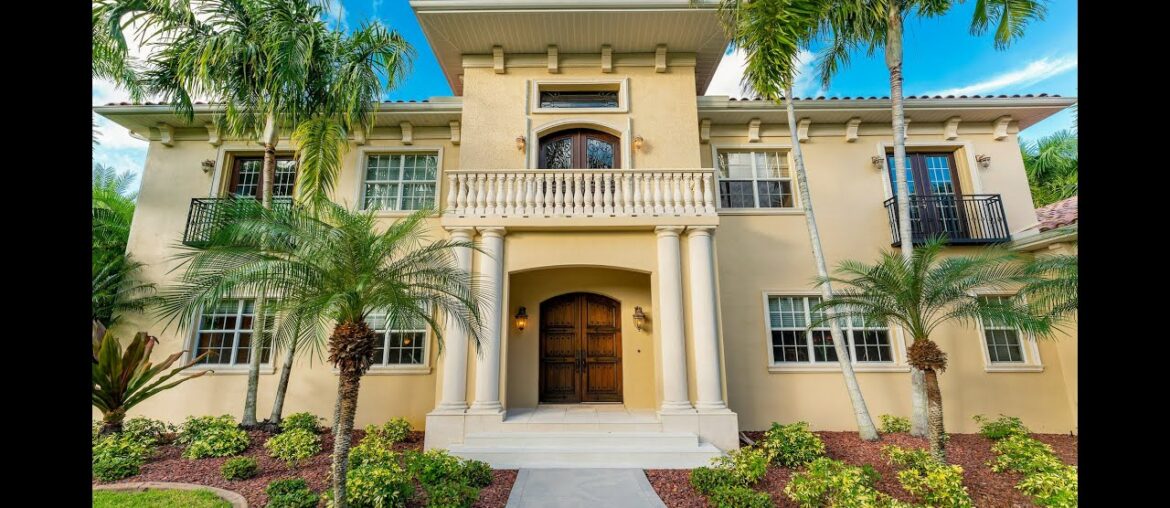 Punta Gorda Florida Luxury Waterfront Estate with Pool Oasis
