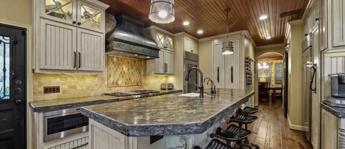 57 Twin Valley Drive Sugar Land, Texas 77479 | Linda Riddle | Find Homes for Sale 57 Twin Valley Drive Sugar Land, Texas 77479 | Linda Riddle | Find Homes for Sale