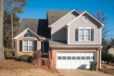 Spacious 4 BR/3 BA Traditional Brick & Frame Split-Level minutes from downtown Kennesaw