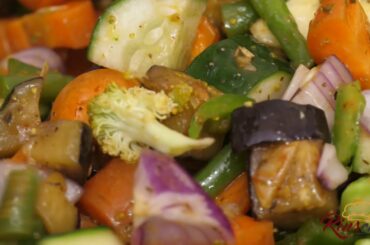 BROCCOLI/MIXED VEGETABLE / Garlic, Broccoli, Courgette, French beans & onions simple recipe - Recap