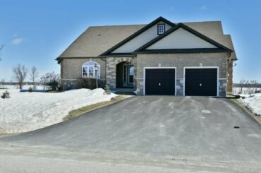 195 Southcrest Drive, Seagrave (Kawartha Lakes) Voice-over re-edit - Open House Video Tour