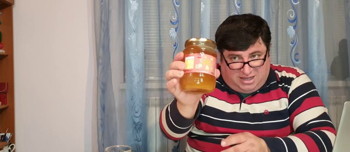 Apicultura fapt divers ep. 14 , degustam miere de zmeur si brad. Apicultura fapt divers ep. 14 , degustam miere de zmeur si brad.