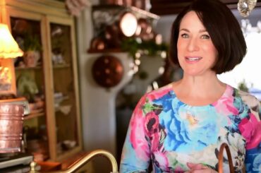 Spring Farmhouse Kitchen | FRENCH KITCHEN TOUR | Before and Afters | SPRING DECORATING | Old World