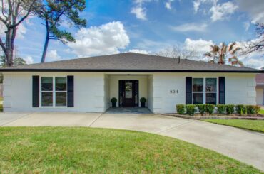 834 Wycliffe Dr, Houston TX 77079