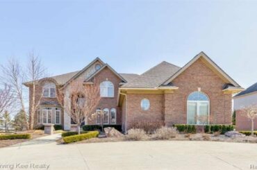 3949 TROUT CREEK LN, Rochester, MI Presented by Emerald PropertyTeam.