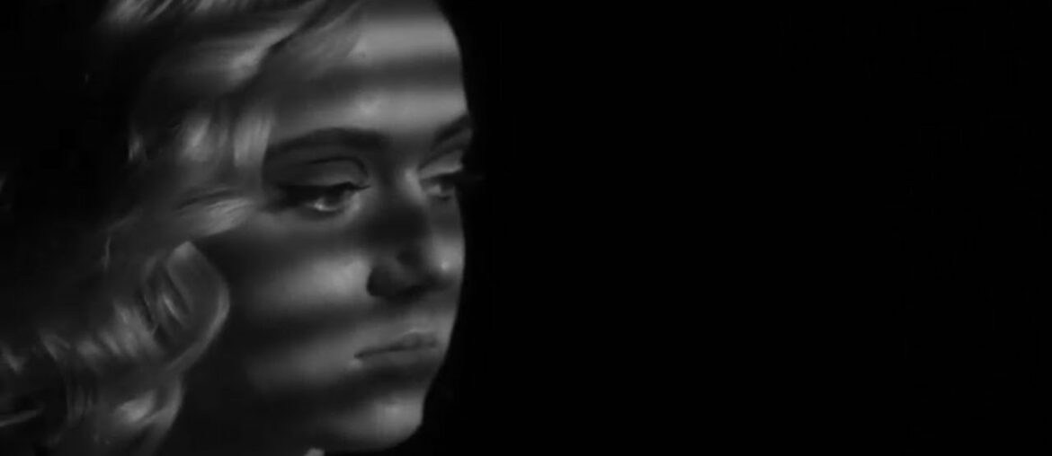 Chiara Foschiani - My Glass of Wine  (Official Music video)