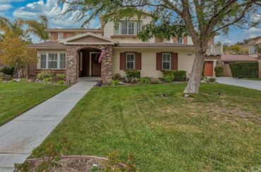 25519 Brighton Place, Stevenson Ranch, CA Presented by Jeremy Gray.