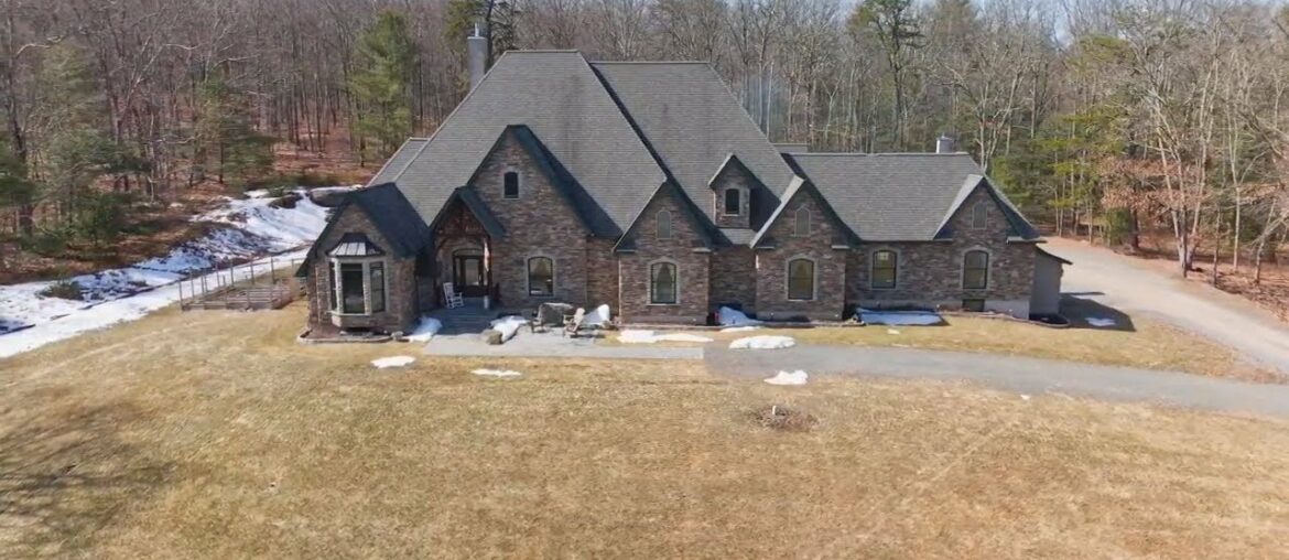 THE CASTLE AT GERMAN HILL - 267 GERMAN HILL ROAD, SHOHOLA, PA 18458